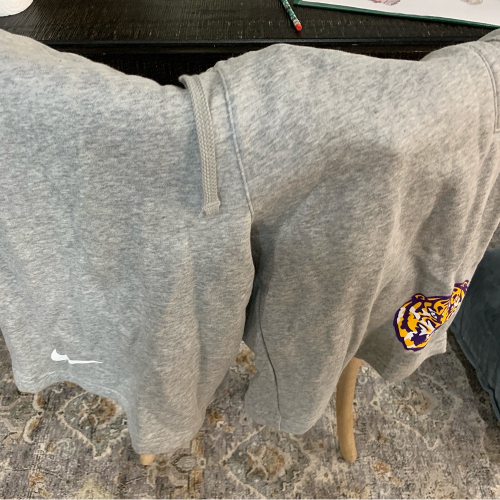Mens size large Nike lsu shorts